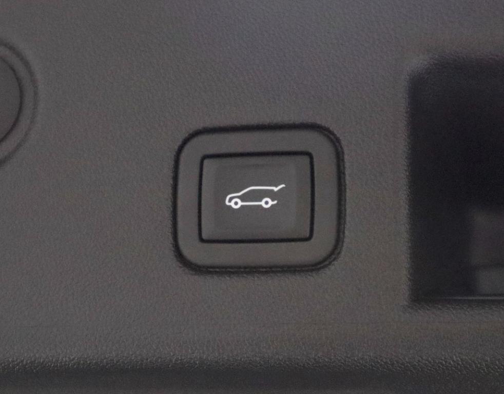 used 2023 Chevrolet Equinox car, priced at $17,955