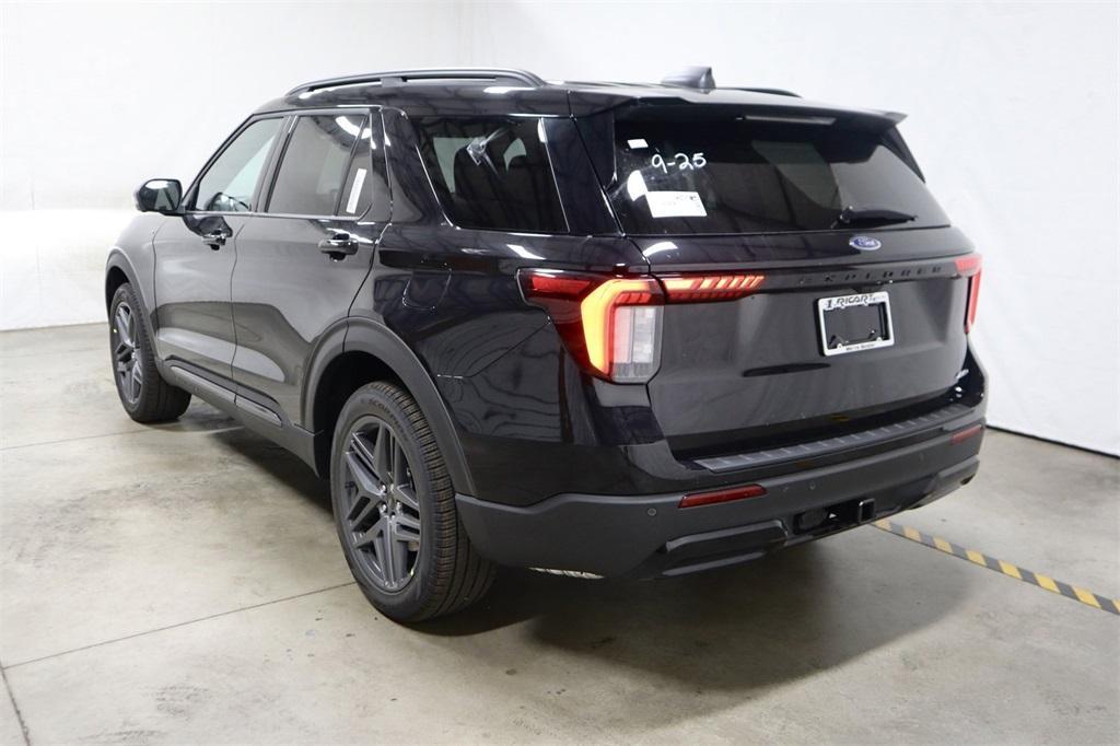 new 2025 Ford Explorer car, priced at $49,105