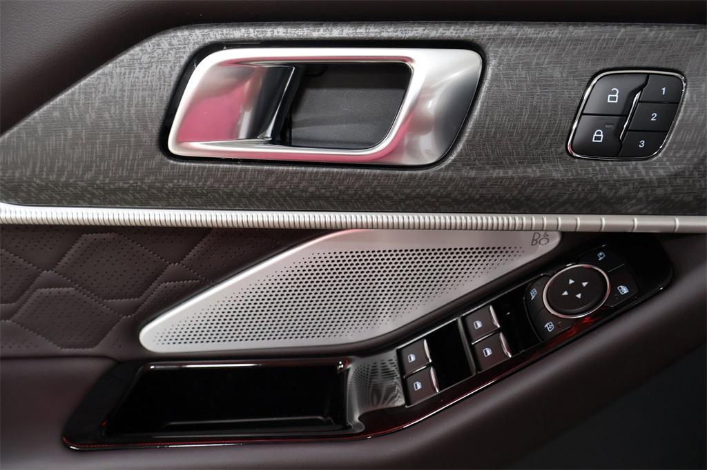new 2025 Ford Explorer car, priced at $61,705