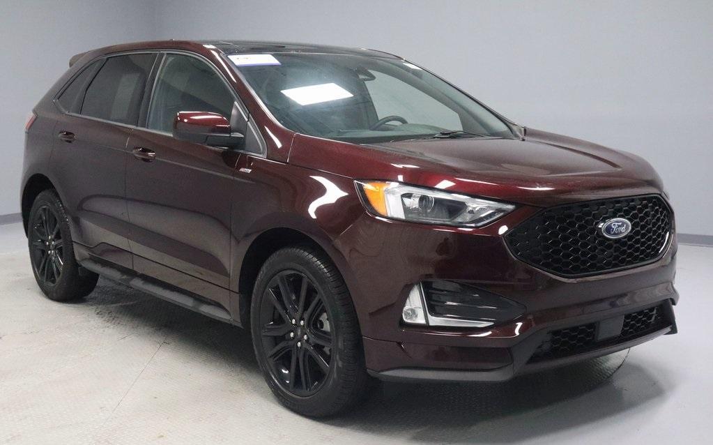 used 2024 Ford Edge car, priced at $37,418