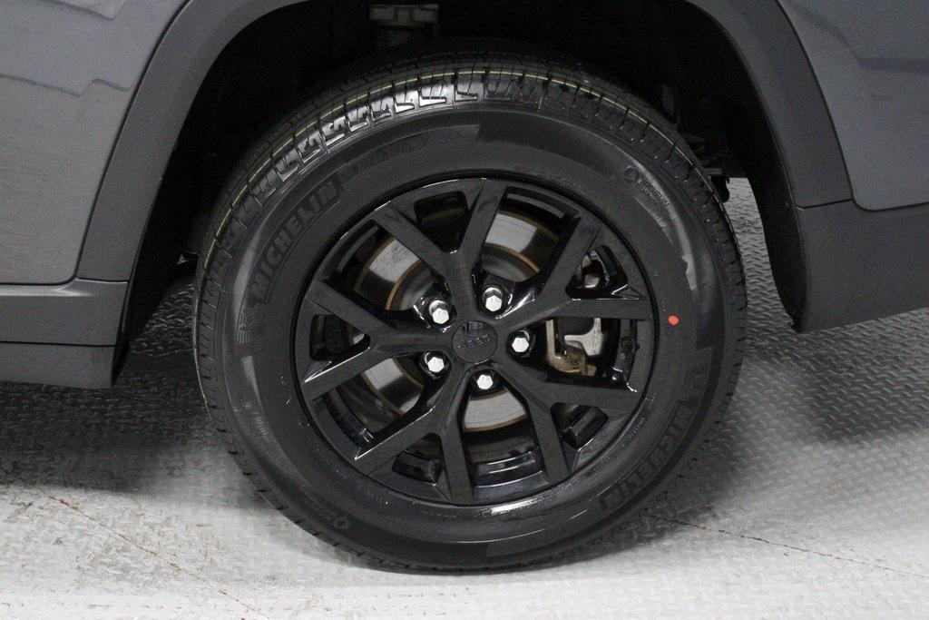 used 2024 Jeep Grand Cherokee L car, priced at $33,884