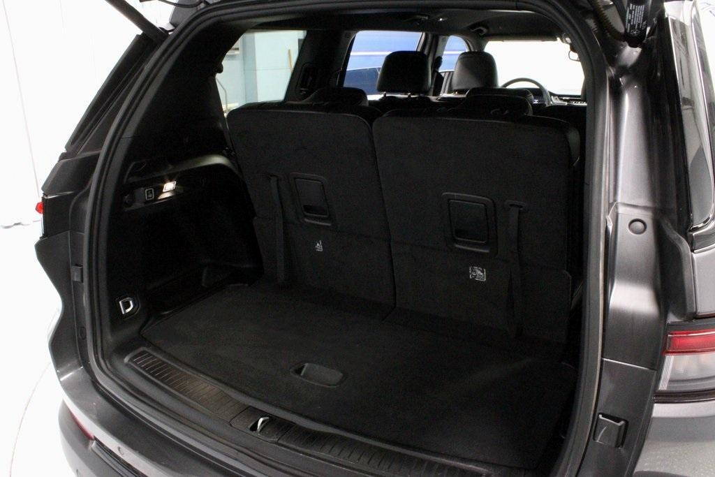 used 2024 Jeep Grand Cherokee L car, priced at $33,884