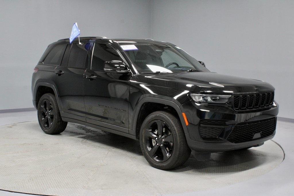 used 2022 Jeep Grand Cherokee car, priced at $28,833