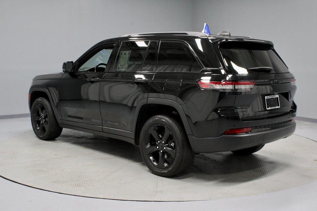 used 2022 Jeep Grand Cherokee car, priced at $28,833
