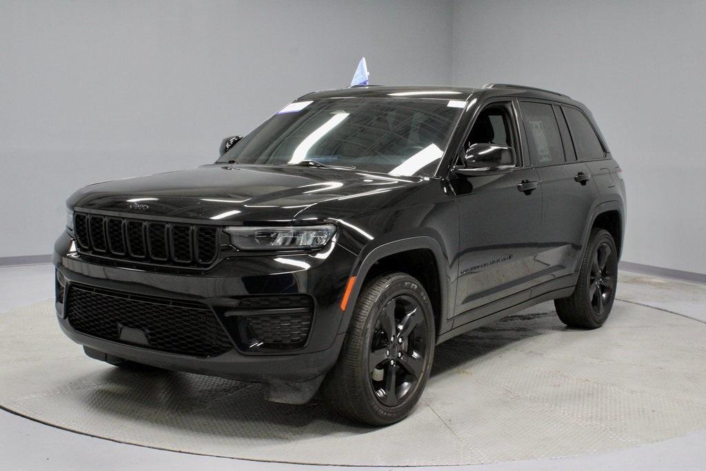 used 2022 Jeep Grand Cherokee car, priced at $28,833