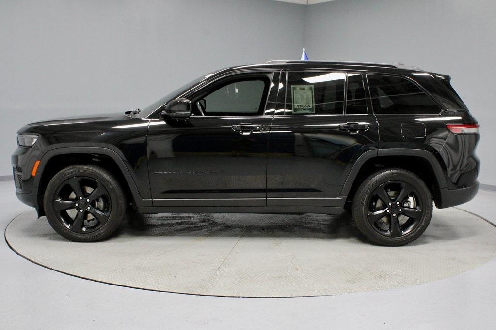used 2022 Jeep Grand Cherokee car, priced at $28,833