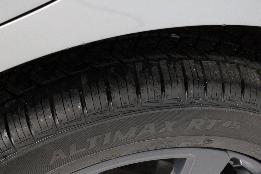 used 2024 Chevrolet Equinox car, priced at $25,274