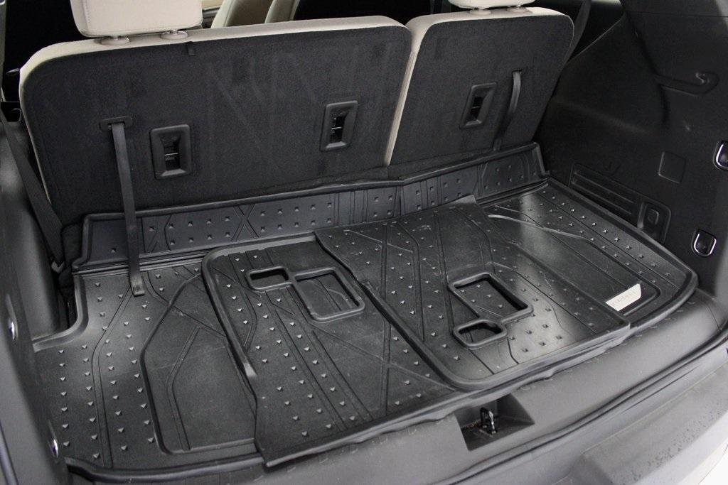 used 2022 Chevrolet Traverse car, priced at $27,999