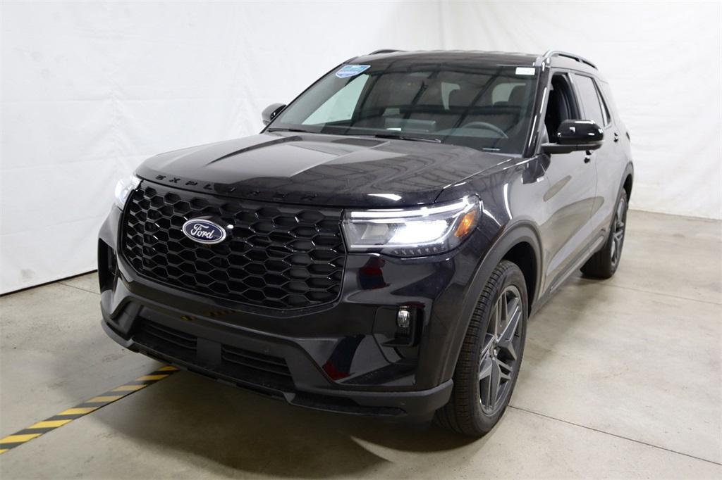 new 2025 Ford Explorer car, priced at $49,105