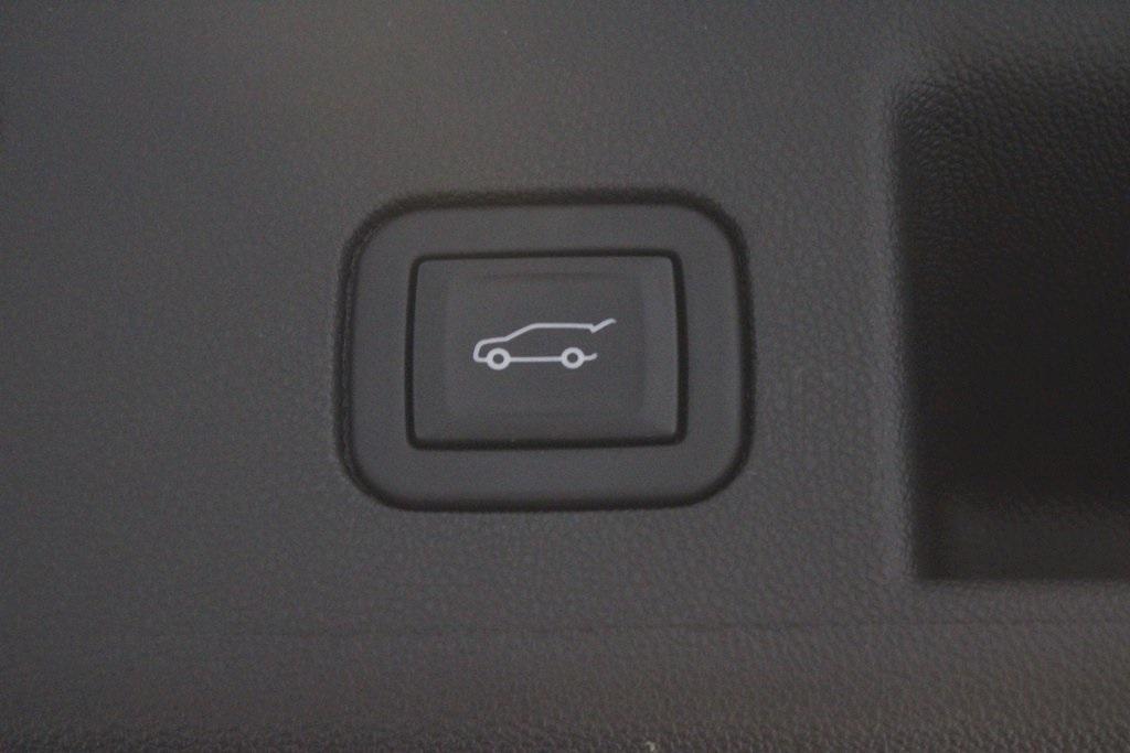 used 2023 Chevrolet Equinox car, priced at $23,002