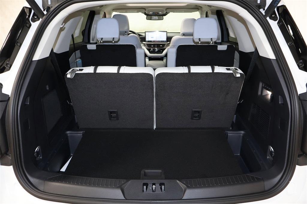 new 2025 Ford Explorer car, priced at $61,705
