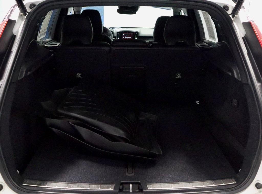 used 2020 Volvo XC40 car, priced at $23,860