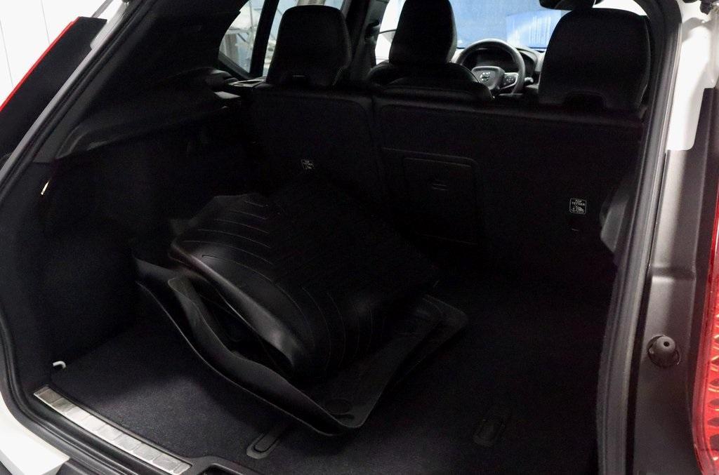 used 2020 Volvo XC40 car, priced at $23,860