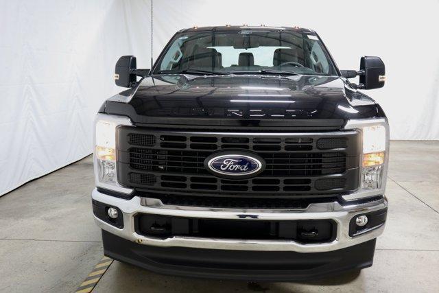 new 2024 Ford F-350 car, priced at $60,614