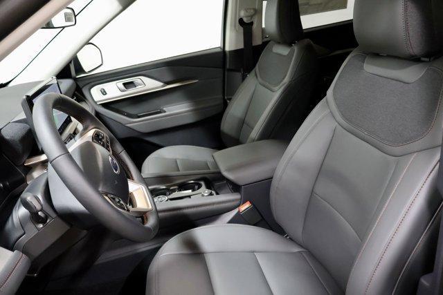 new 2025 Ford Explorer car, priced at $48,900