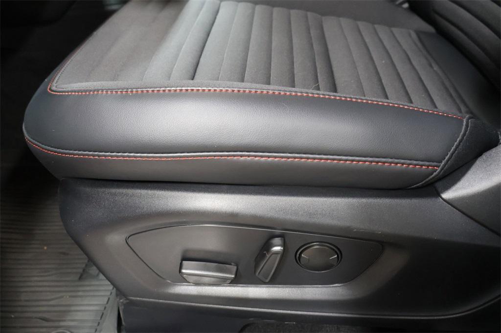 new 2025 Ford Explorer car, priced at $52,925