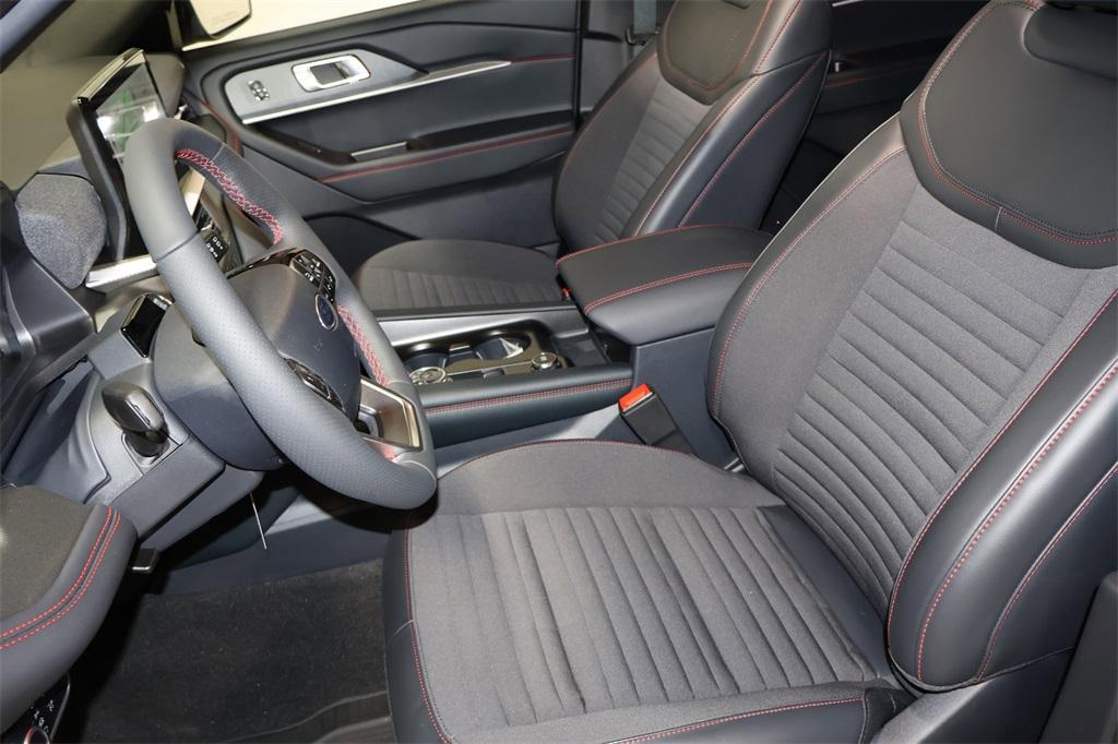 new 2025 Ford Explorer car, priced at $52,925