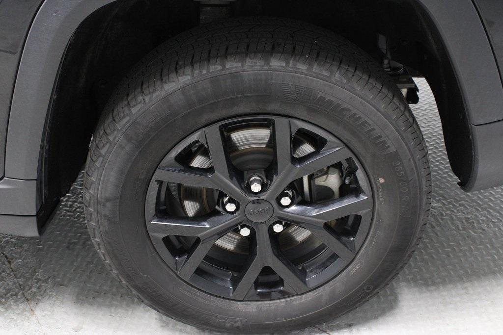 used 2024 Jeep Grand Cherokee L car, priced at $33,405