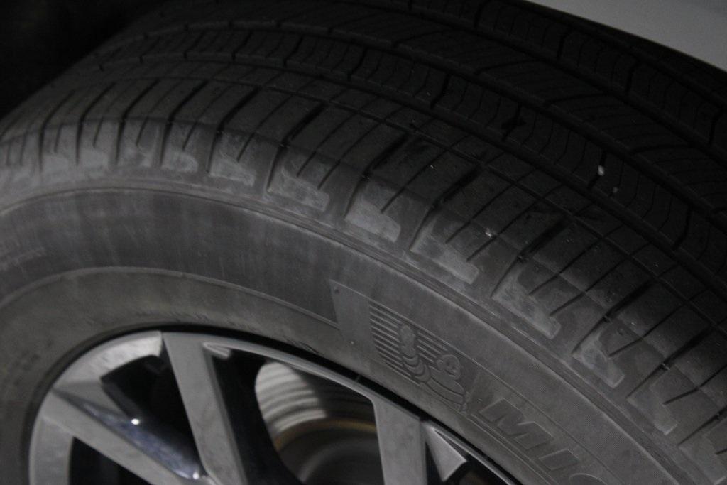 used 2024 Jeep Grand Cherokee L car, priced at $33,405