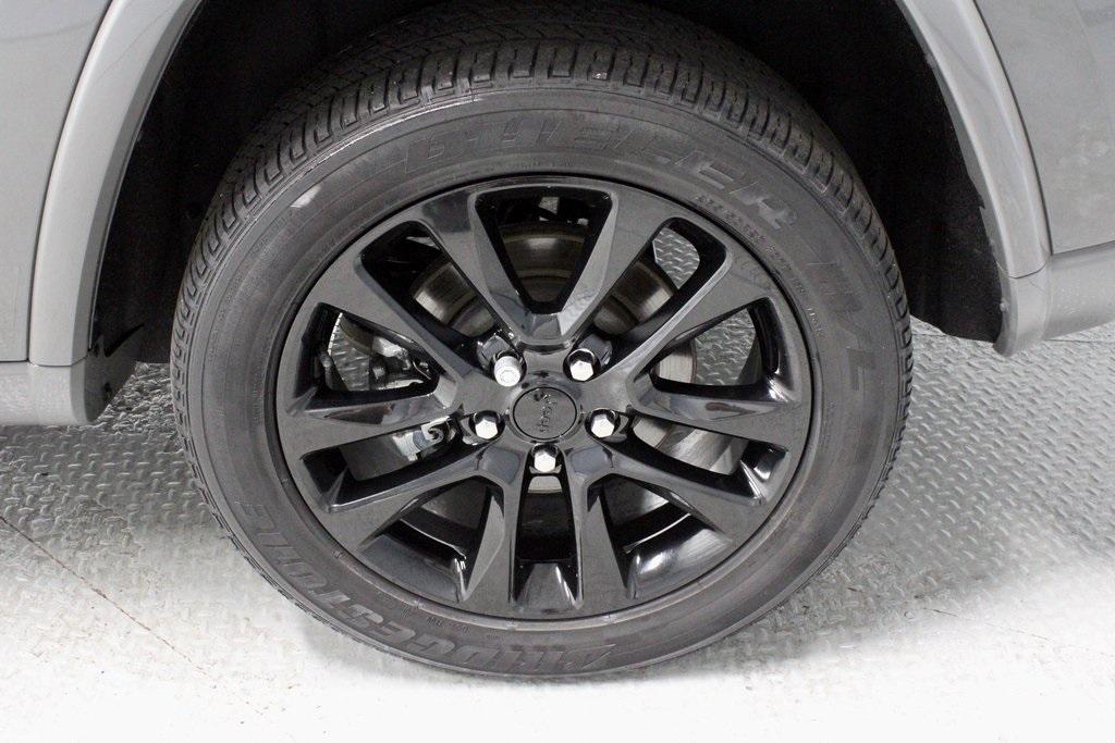 used 2021 Jeep Grand Cherokee car, priced at $25,638