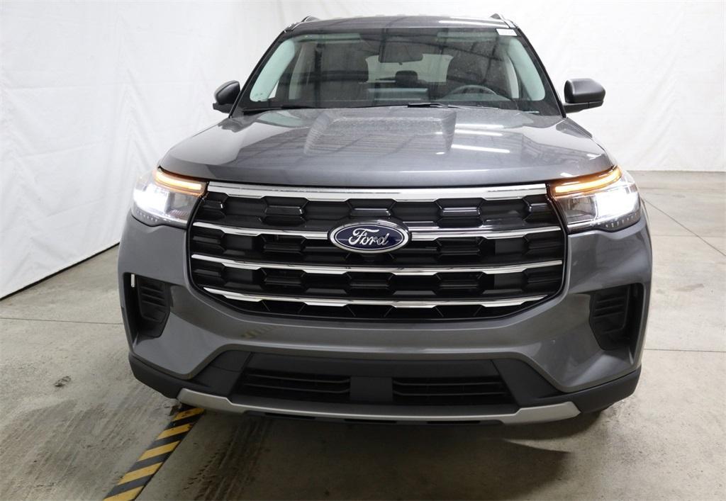 new 2025 Ford Explorer car, priced at $40,850