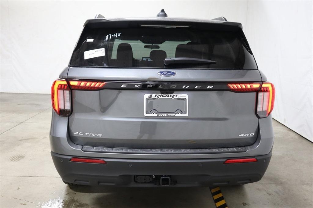 new 2025 Ford Explorer car, priced at $40,850