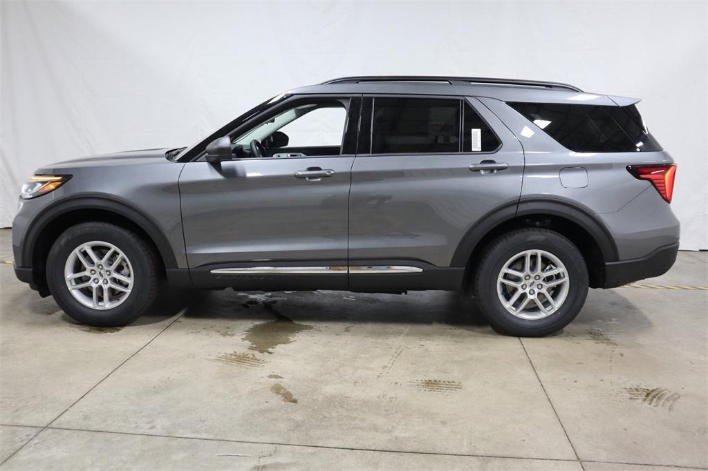 new 2025 Ford Explorer car, priced at $40,850