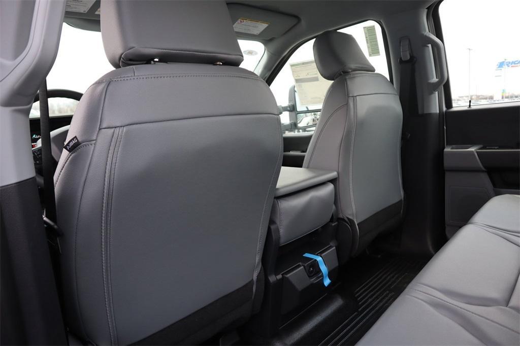 new 2024 Ford F-350 car, priced at $65,255