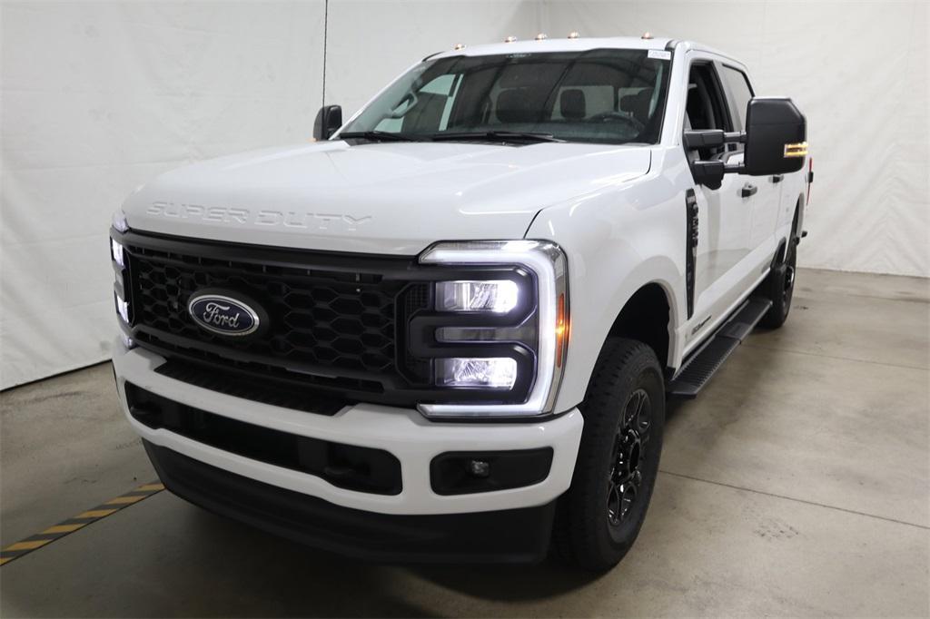 new 2024 Ford F-350 car, priced at $65,727