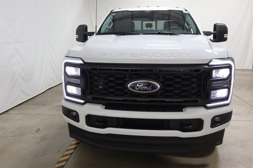 new 2024 Ford F-350 car, priced at $65,727