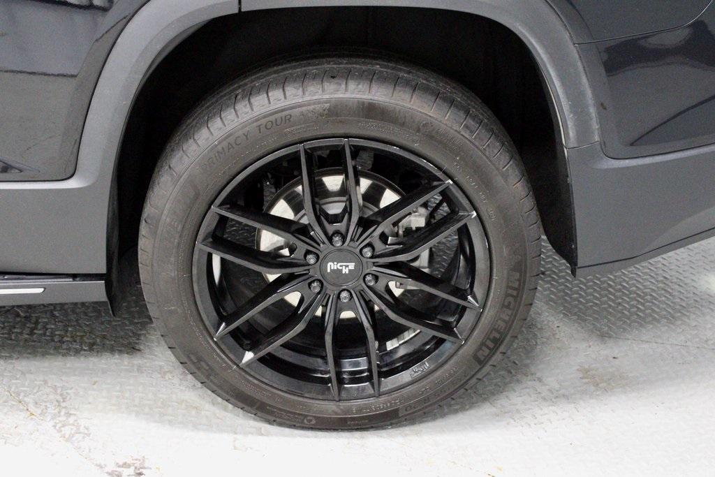 used 2021 GMC Acadia car, priced at $29,303