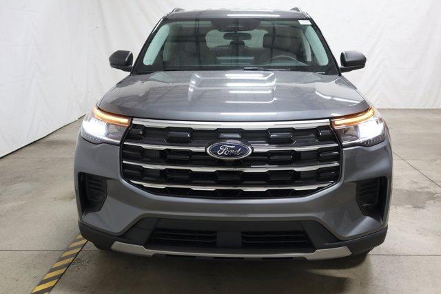 new 2025 Ford Explorer car, priced at $40,850