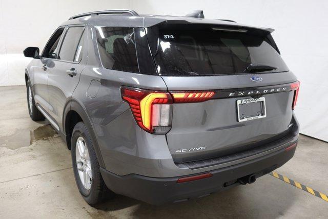 new 2025 Ford Explorer car, priced at $40,850