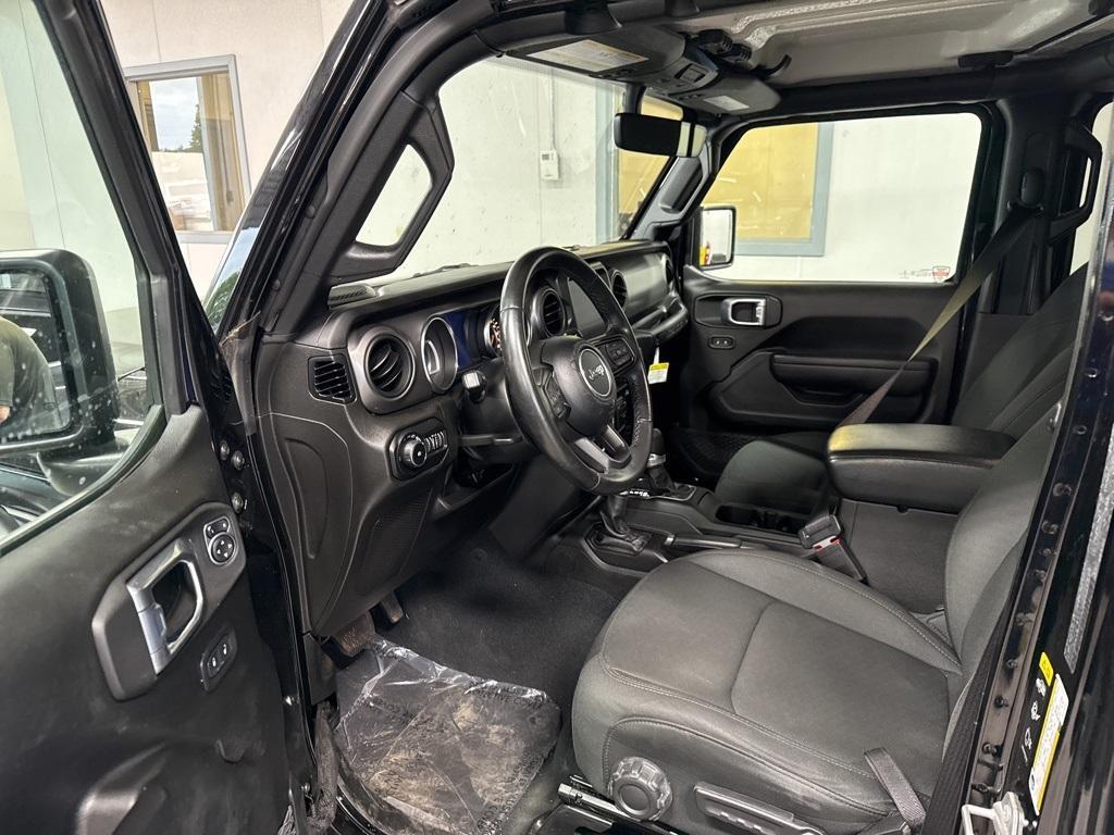 used 2022 Jeep Wrangler Unlimited car, priced at $31,334