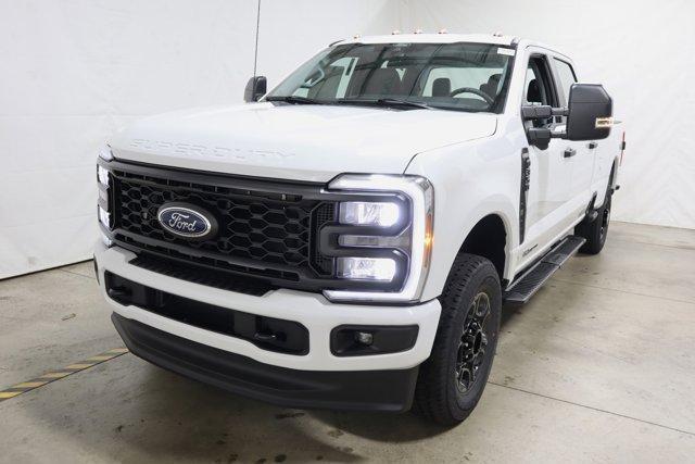 new 2024 Ford F-350 car, priced at $65,131