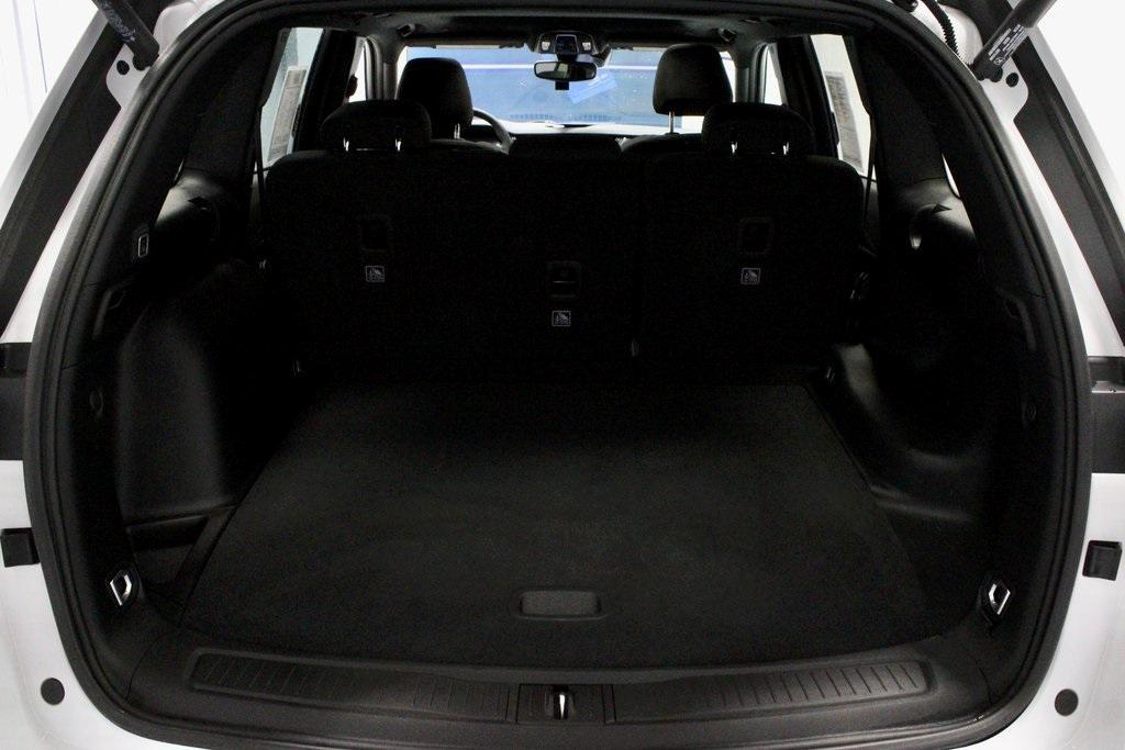 used 2024 Jeep Grand Cherokee car, priced at $32,946