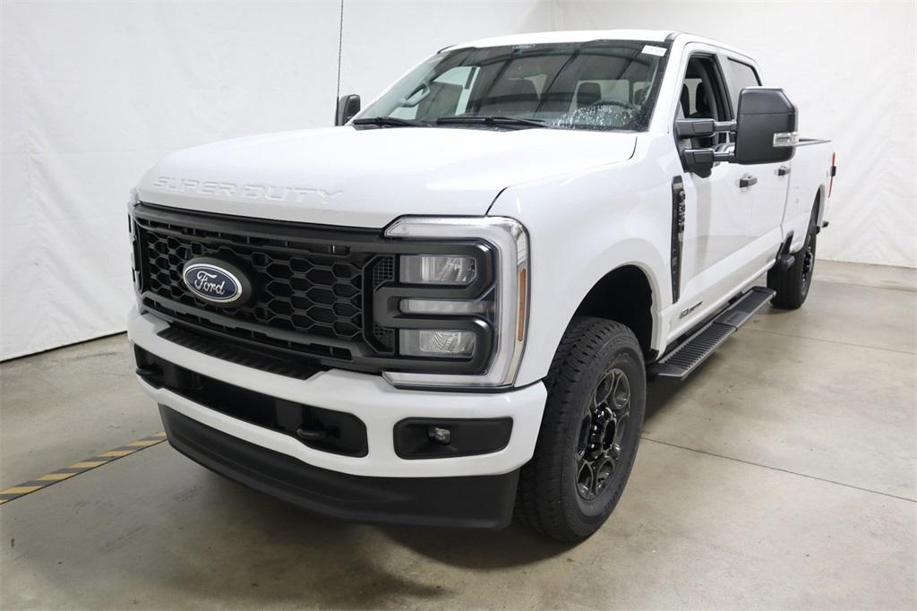 new 2024 Ford F-350 car, priced at $65,931