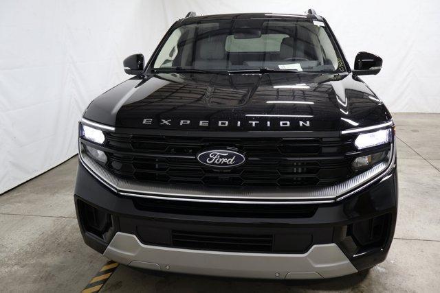 new 2025 Ford Expedition car, priced at $93,430