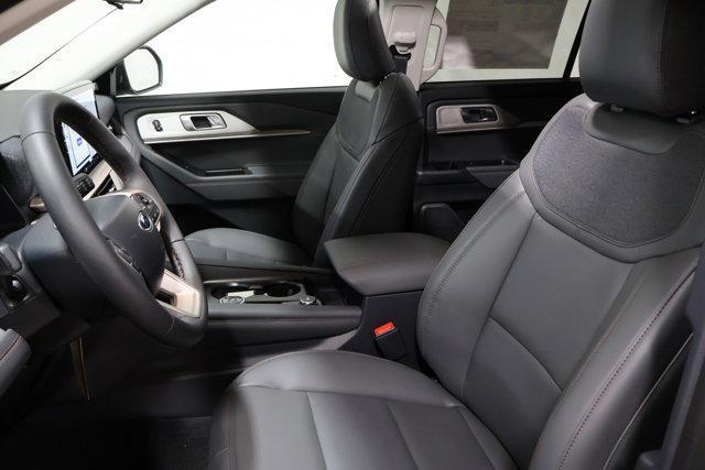 new 2025 Ford Explorer car, priced at $48,350