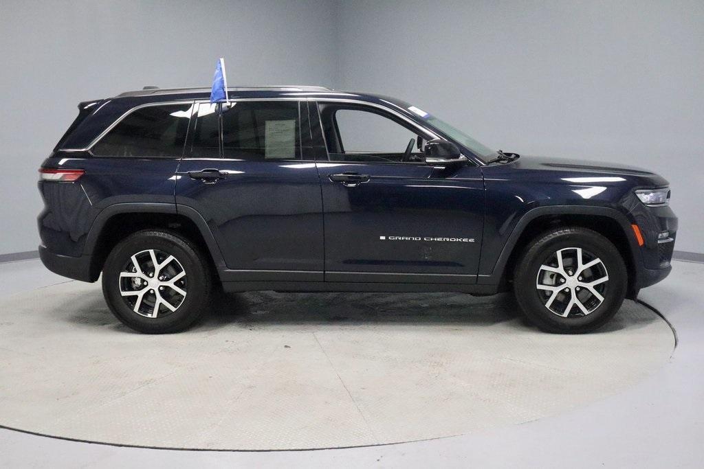 used 2024 Jeep Grand Cherokee car, priced at $35,689