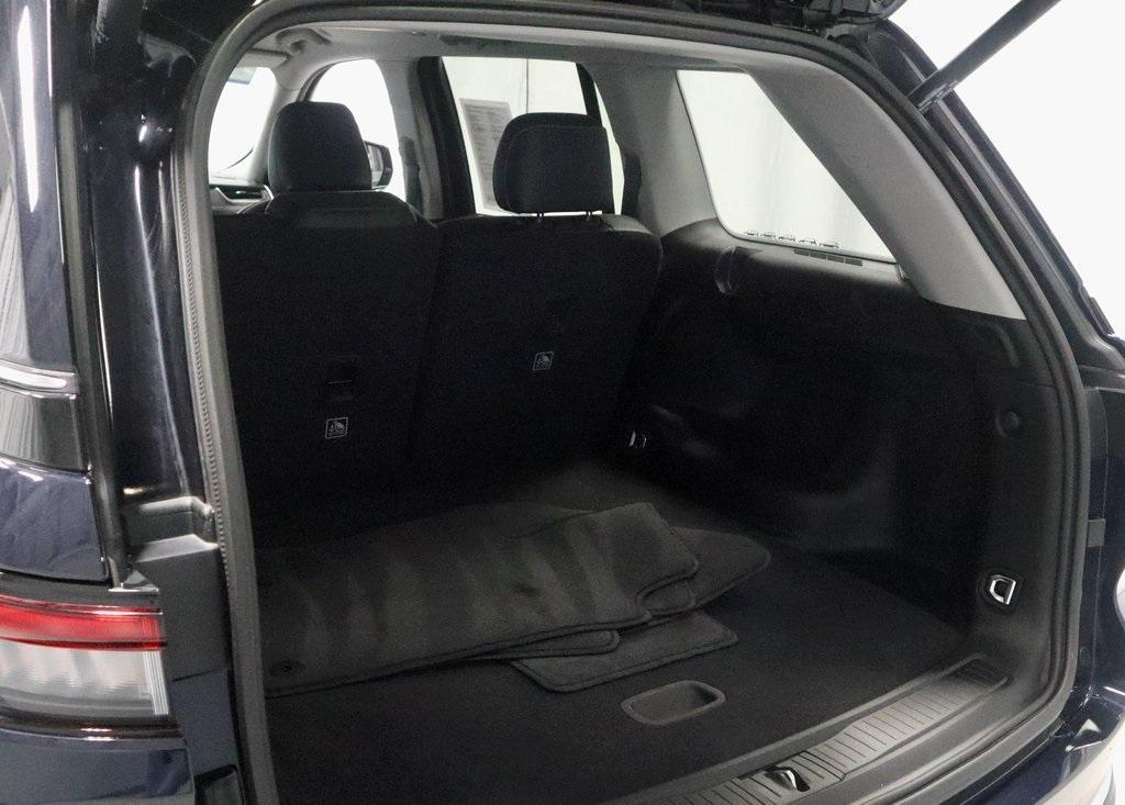 used 2024 Jeep Grand Cherokee car, priced at $35,689