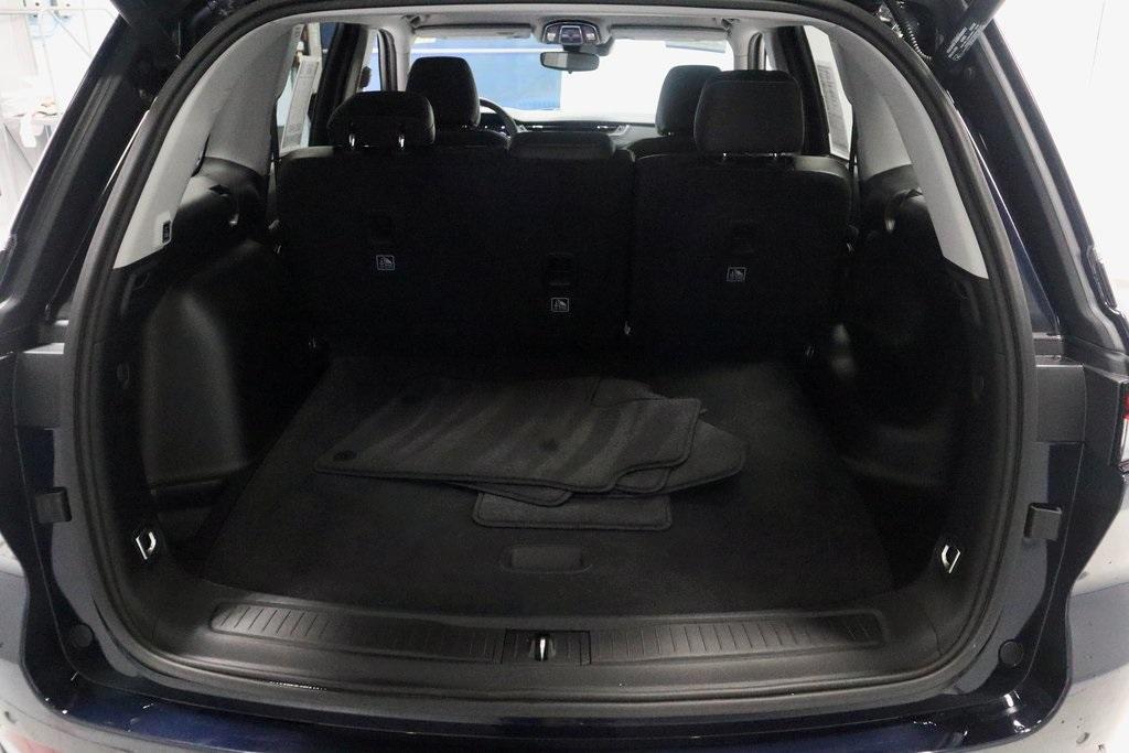 used 2024 Jeep Grand Cherokee car, priced at $35,689
