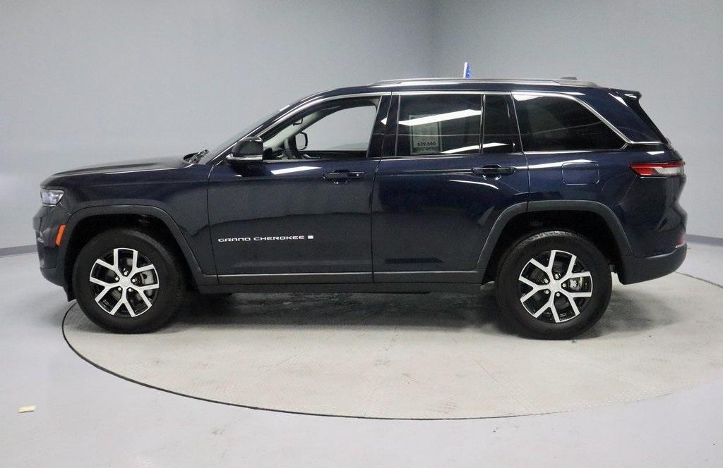 used 2024 Jeep Grand Cherokee car, priced at $35,689