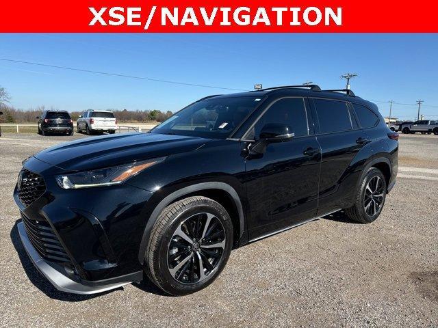 used 2022 Toyota Highlander car, priced at $33,700