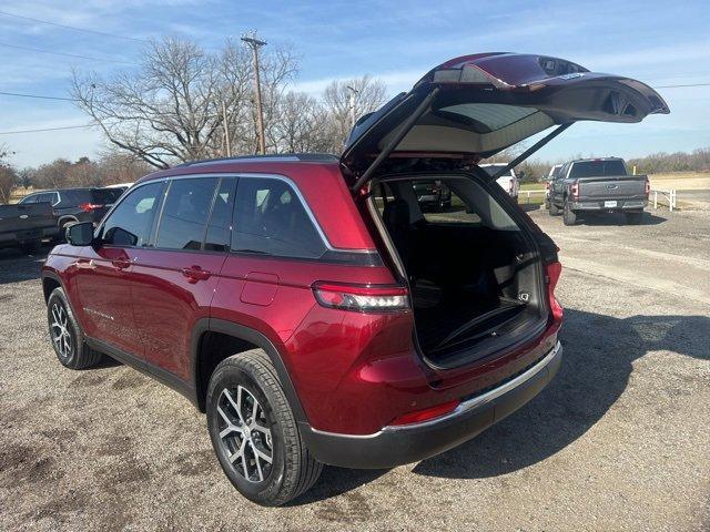 used 2023 Jeep Grand Cherokee car, priced at $33,000