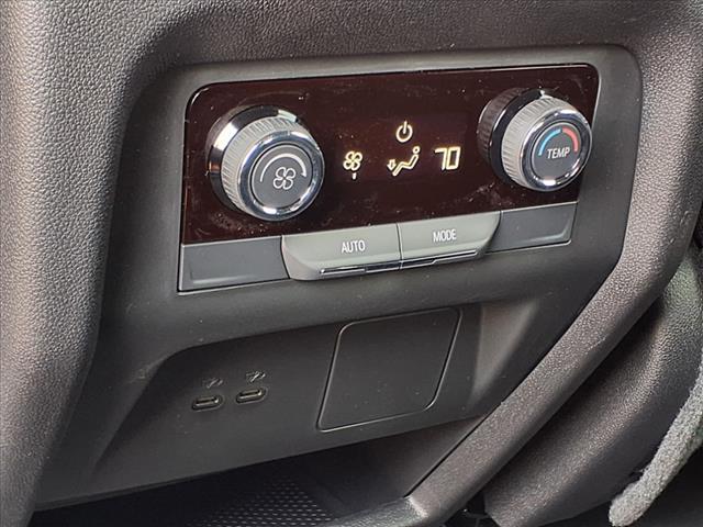 new 2025 Chevrolet Traverse car, priced at $45,440