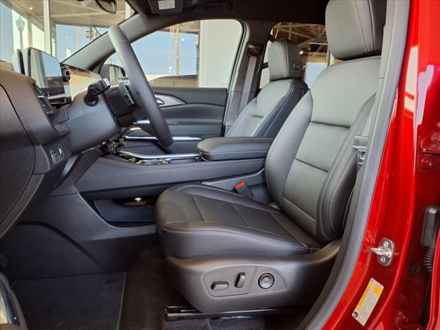 new 2025 Chevrolet Traverse car, priced at $44,230