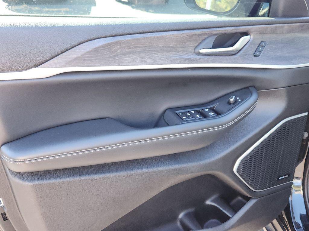 used 2022 Jeep Grand Cherokee L car, priced at $30,995