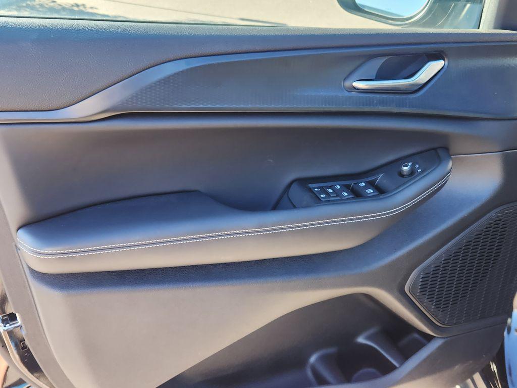 new 2025 Jeep Grand Cherokee car, priced at $39,614