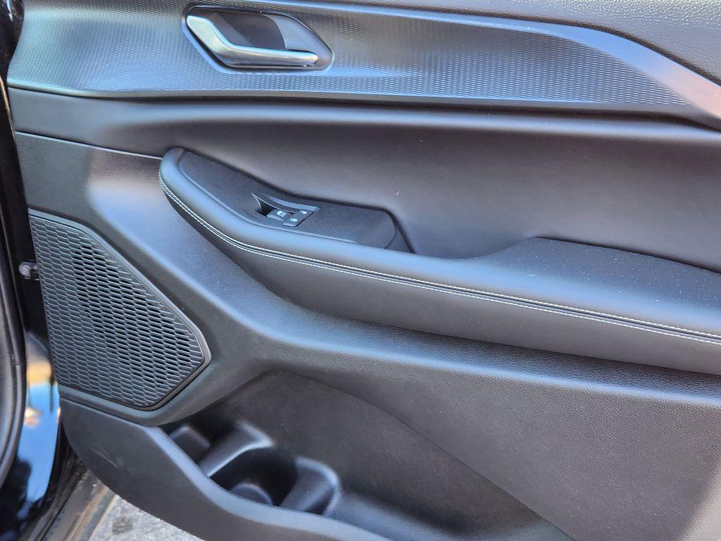 new 2025 Jeep Grand Cherokee car, priced at $39,614